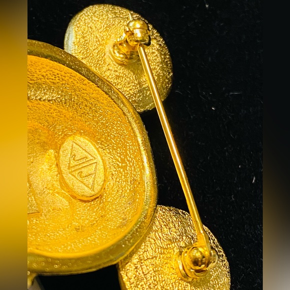 Rare Vintage Judith Jack Disney 3D Mickey Mouse Bowtie brooch. (116) - Picture 5 of 10